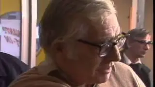 SIT-IN - PENSIONERS - HACKNEY HOUSING OFFICE