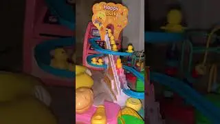 Wow duck sliding #happyduck #infanttoys #toy #satisfying #coincrunch #newborntoys #funny #talkingduc