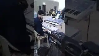 جديد .لا يفوتك 😉 .المايسترو ابو الريز. احلا عزف سريع نار🔥🎹🎼