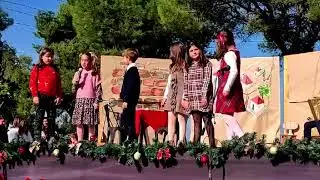 Το παραμύθι του Σκρούτζ απ'τα παιδιά των Μουσικών παιχνιδιών και τη  Δημ. Παιδική Χορωδία Αιγιαλείας