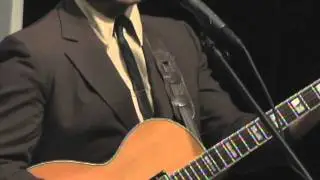 Jesse Dee plays 