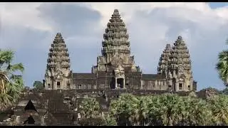 Angkor Wat (largest religious building in world)