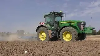 Pfl&uuml;gen bei Markfrucht L&uuml;tzow im Sommer 2018