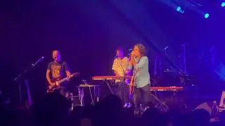 אביב גדג׳ - כל החומות הגבוהות - בית לסין - 2024