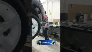 Дастер бьёт руль по трассе...