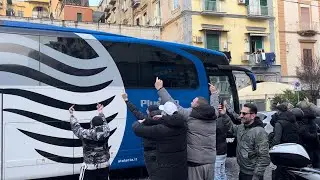 Gestacci e cori contro il pullman Atalanta: è successo mentre andavano allo stadio 😰