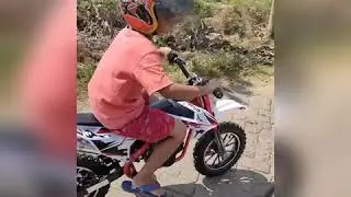 Motor mini trail untuk anak umur 5 tahun ke atas