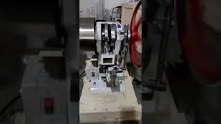 Electric single punch tablet press small Chinese and Western medicine powder tablet machine