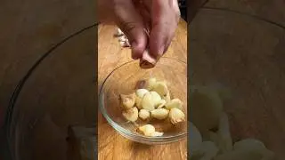 Chega de sofrer para descascar alho!! 🥹