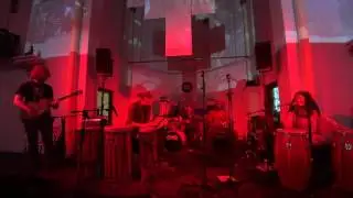 Jrolmoefie, Pa Pa Goni, kerk Ruigood.