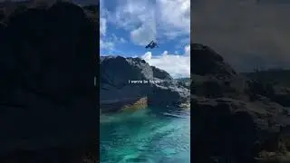 Our intern living the life in Hawaii ⛰️🌊☀️ #traveltiktok #travelforwork #adventure #internshiplife
