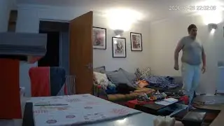 🔴 24/7 LIVE: Italian Couple in London - Real Life [DINING ROOM 🍽️] - MiGIPepeVibes - Cam 2