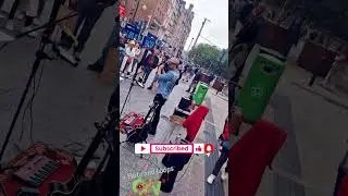 Audience Hypnotised by Amazing build up with Flute and Loops Live from Grafton Street Dublin Ireland
