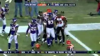 Cedric Griffin messes up Chad Ochocinco.13.12.2009. By Sandro Matocci.