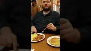 Grabbing a Bite to Eat! #Shorts #Dennys #Roadtrip #Tinmanscorner