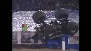Blue Thunder crash in Pontiac 2002 show 1 