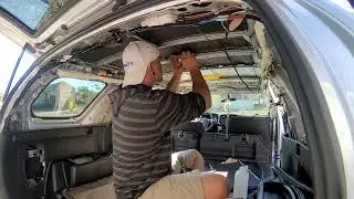 Снятие обивки потолка 5-го поколения 4runner + установка звукоснимателя Soundskins Pro