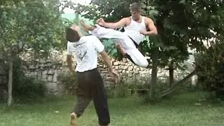Patada en salto Frontal de Empuje de Taikic-System por Yee Seil