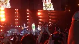 Beyonce - Irreplaceable (Live Mrs Carter World Tour)