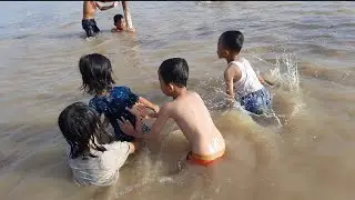 Main Air Banjir Kotor di Lapangan Bola | Memori 4 November 2021