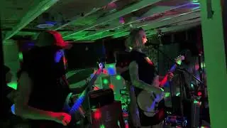 Swamp Wife - &ldquo;The Spit&rdquo; LIVE @ house show in Tacoma, WA - 4/14/24