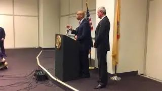 Cory Booker calls on Donald Trump to resign