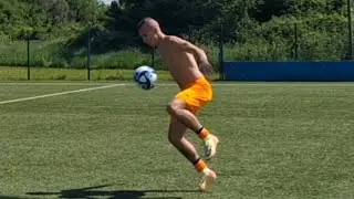 How To Play As Right Winger - Dribble Move & Finish