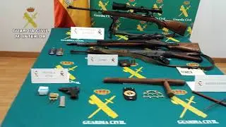 Detenido en Baztan por poseer armas e incitar al odio contra colectivos en redes sociales