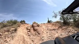 Приключения на UTV по бездорожью к востоку от Финикса? В Сикамор-Крик вас ждут захватывающие прик...