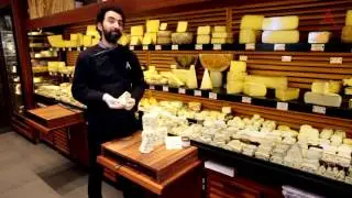 Les carnets d'Androuet : le Roquefort, fromage d'Aveyron.