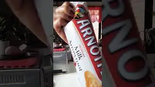 #Shorts Sound of Arnotts Milk Arrowroot Biscuits/#Satisfying/#ASMR/#McCBayNZtv
