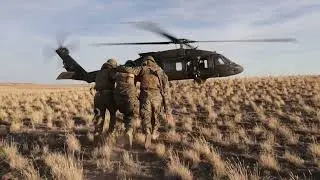Оперативная авиационная поддержка с участием морских пехотинцев США из 1-го англо-пехотного полка...