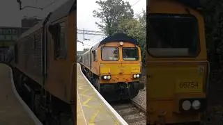 GBRF 66 734 leads RHTT out of Witham with MEGA tones ! #class66 #gbrf #rhtt #railway200 #railway #hd