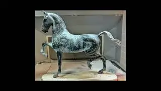 Painting Snowflake Dapples on a model horse