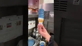 Making A Dairy Queen Cookie Crunch Dipped Cone 💙 #dairyqueen #mukbang #cone #dq
