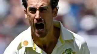 Mitchell Starc Supreme Bowling 🥶 #theashes #mitchstarc #pat Cummins 