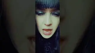 Hi! Ich bin Sotiria  #neuemusik #gothrock