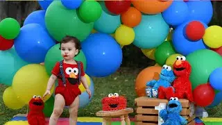 Elmo Cake Smash Photo shoot. Cake Smash photography. Party Decorations ideas. DIY balloon garland.