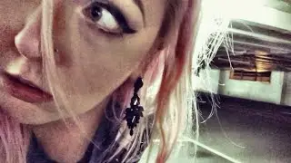ZOMBIES IN A SHOPPING CENTRE 🧟&zwj;♀️🧟&zwj;♂️😱 - Halloween Diaries 2018