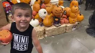 Lowes 2021 and unboxing Nightmare Before Christmas yard decor