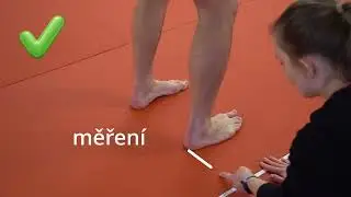 Skok snožmo z m&iacute;sta