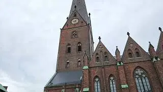 Hamburg (HH) Altstadt evang. Hauptkirche St. Petri : Glocken 1 und 2 (aktuelles Vollgeläut)
