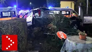 Incidente a Carate Brianza: auto finiscono in giardino villetta, 5 feriti