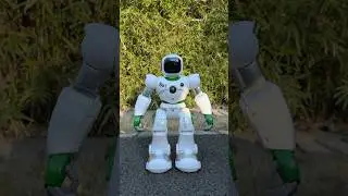 It&rsquo;s sooooo cute! #ruko #1088 #toys #robots #robotics