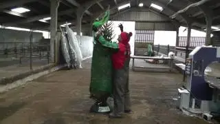 Alecs TopTips - Un-Netting Your Christmas Tree!
