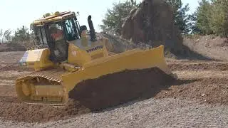 Komatsu D71 HST dozers offer excellent visibility