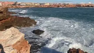 Torrevieja , szikl&aacute;s tengerpart