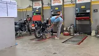 Royal Enfield Service Center Inside View || Royal Enfield || Standard 350 || Bullet || Old Bullet ||
