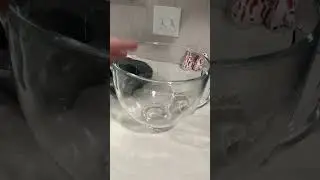 Glass KitchenAid Mixing Bowl With Lid and Pour Spout