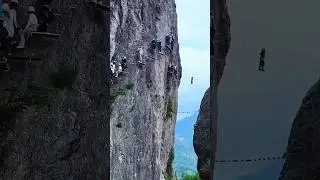 Crowd on the Cliff | You and Life 5.0